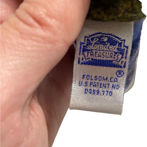 Limited Treasures Yellowstone Stuffed Bear with Commemorative Quarter - Picture 6 of 7